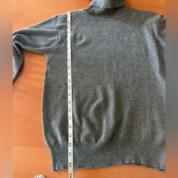 100% Two Ply Cashmere Turtleneck Valerie Stevens Sweater - Picture 9 of 10